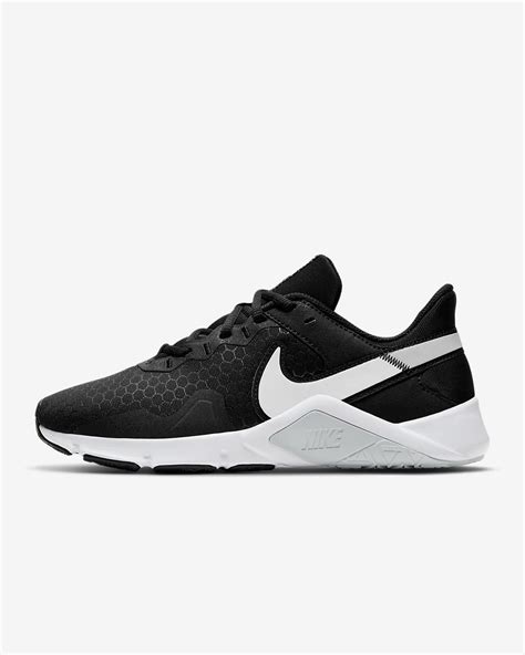 nike legend essential sneaker